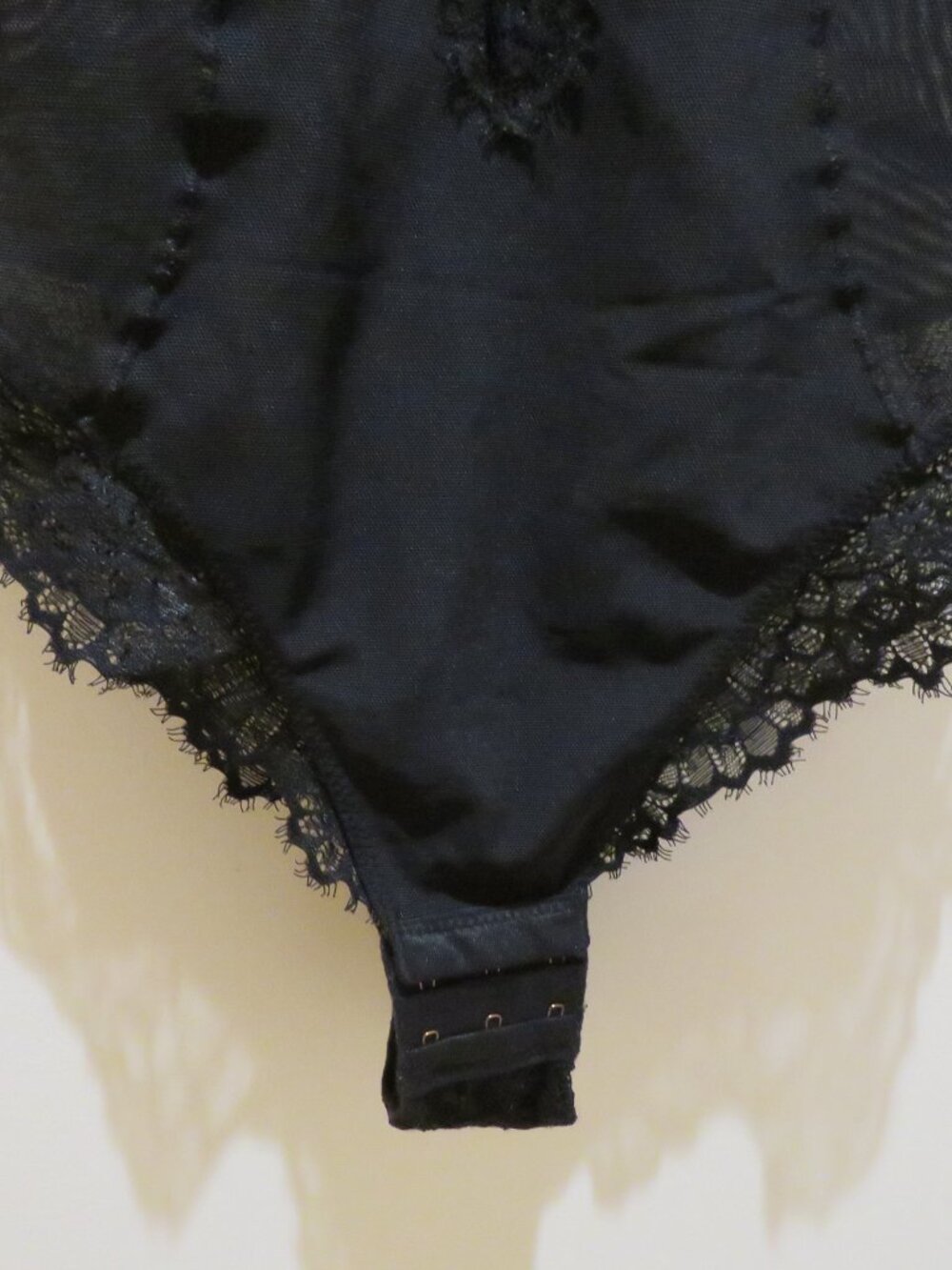 PINSY Smoothing Lace Shapesuit Bodysuit in Black Small Whimsigoth Stretch - Picture 3 of 13